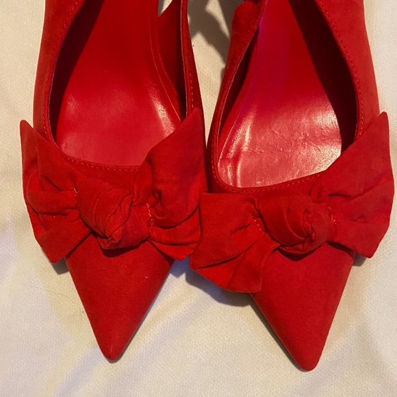 Red Pointed-Toe Bow Slingbacks - Picture 4 of 5